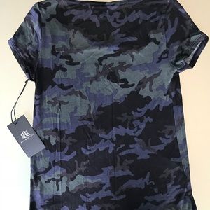 NWT! Rock & Republic strappy tee in camo